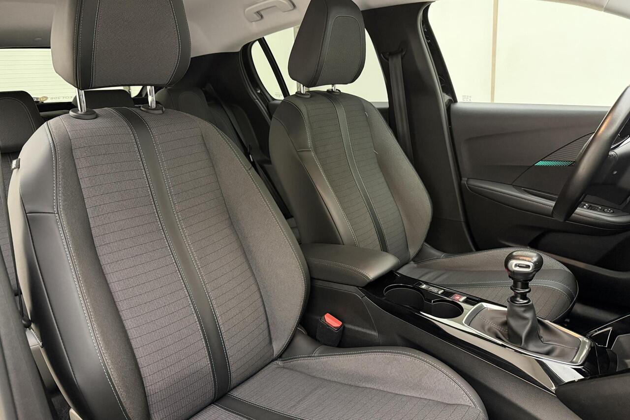 Peugeot 208 1.2 Turbo 100pk Blue Lease Allure | Navigatie | Camera | Trekhaak | Climate control | Cruise control | Lichtmetalen velgen | parkeersensoren