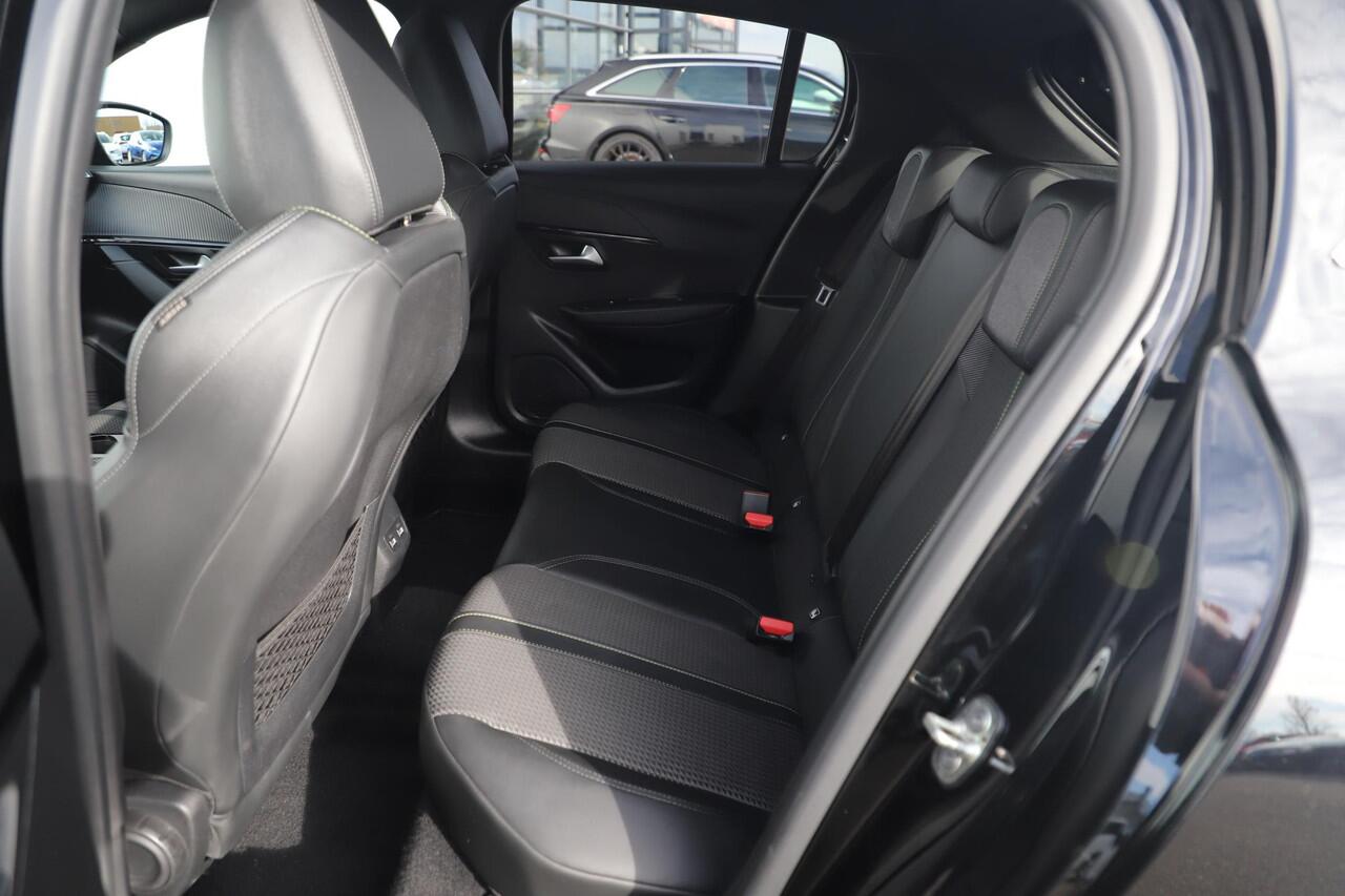 Peugeot 208 1.2 PureTech GT-Line Automaat Half Leder Virtual Cockpit Navigatie Camera Clima Carplay Android Bluetooth 17 inch LMV LED