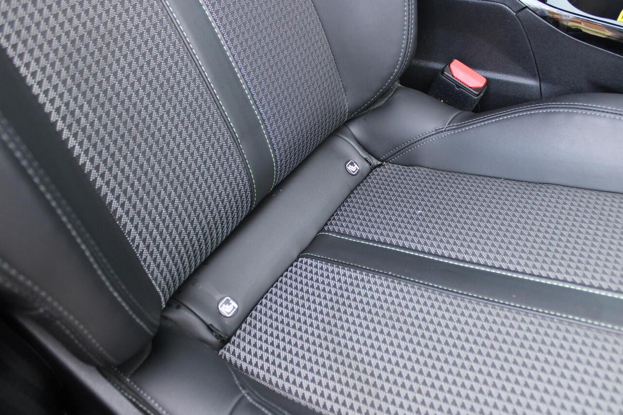 Peugeot 208 1.2 PureTech GT-Line Airco Navi Camera Carplay Dealer onderhouden Nieuwstaat