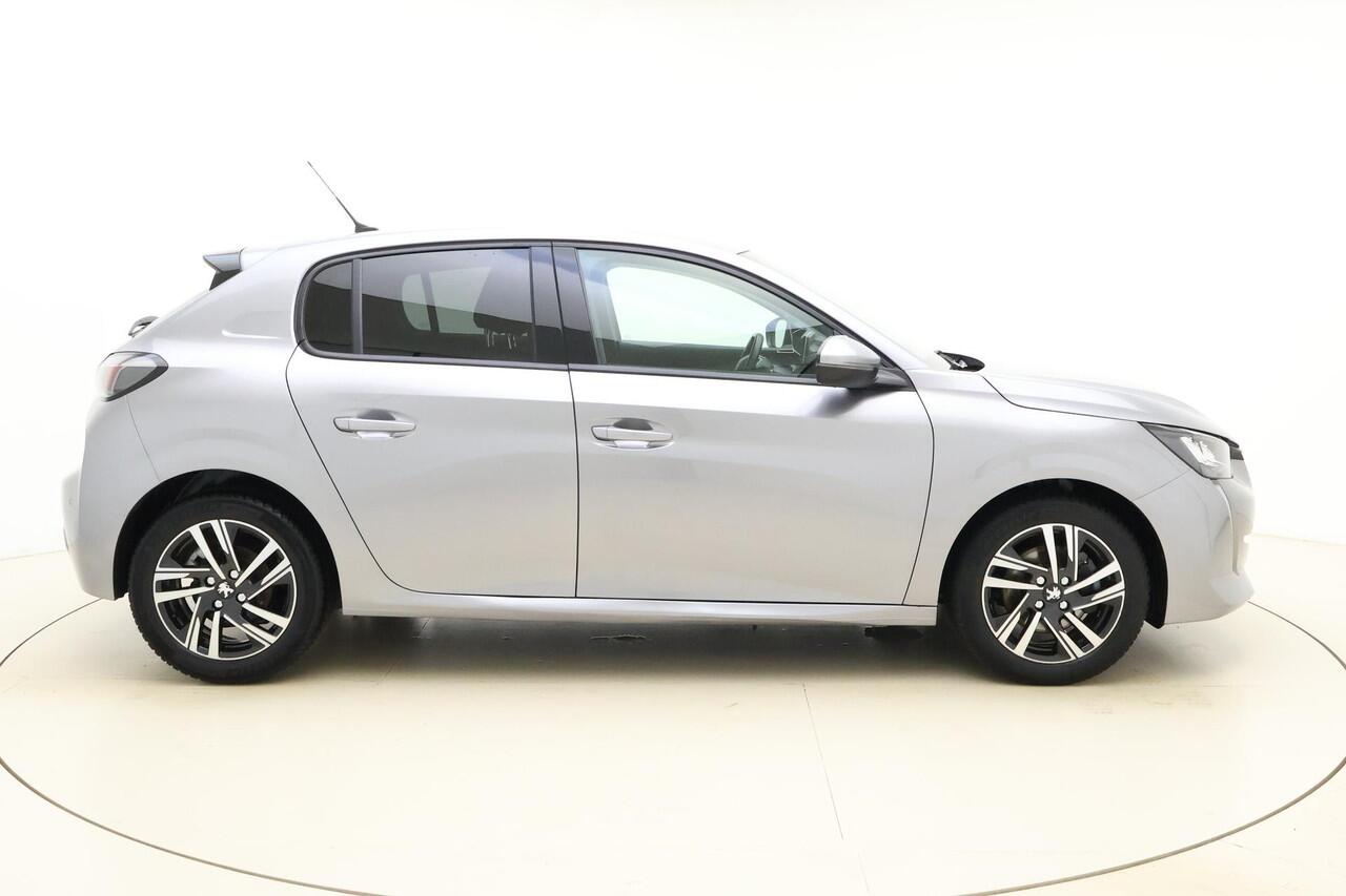 Peugeot 208 1.2 PureTech Blue Lease Allure 100 PK | Handgeschakeld | Camera | Parkeersensor | Cruise Control | Navigatie | Mirror Screen | Start/stop | Licht Metalen Velgen
