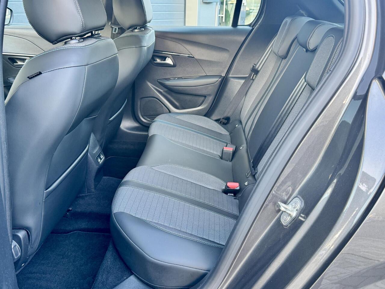 Peugeot 208 1.2/ 101 PK Allure LED/ Camera/ BTW/ PDC V+A/ 1e eigenaar/ Nieuwe riem/ NAP