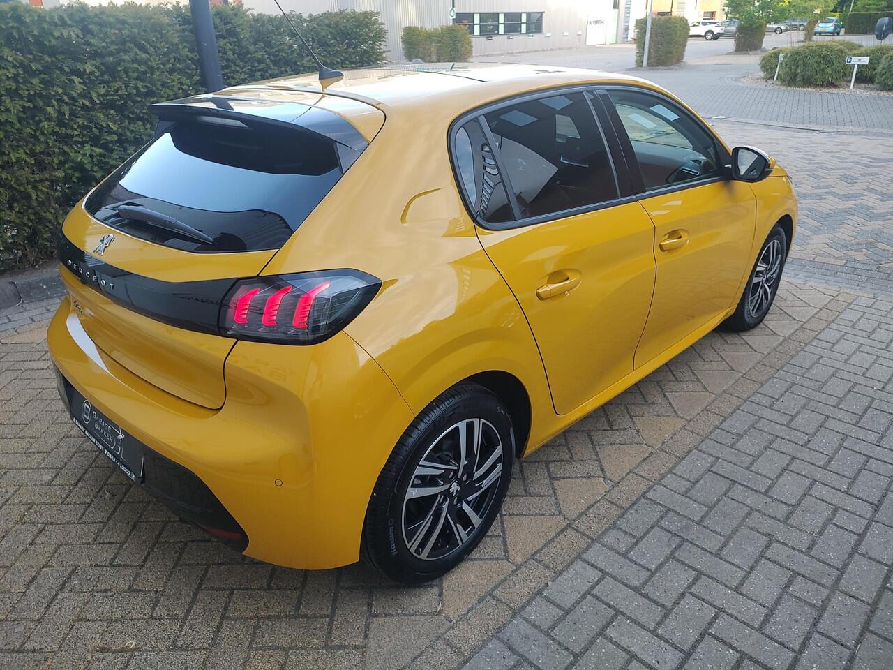 Peugeot 208 1.2 PureTech Allure 100PK Panoramadak Led Navi-Carplay Cruise-Adaptiv 360-Camera