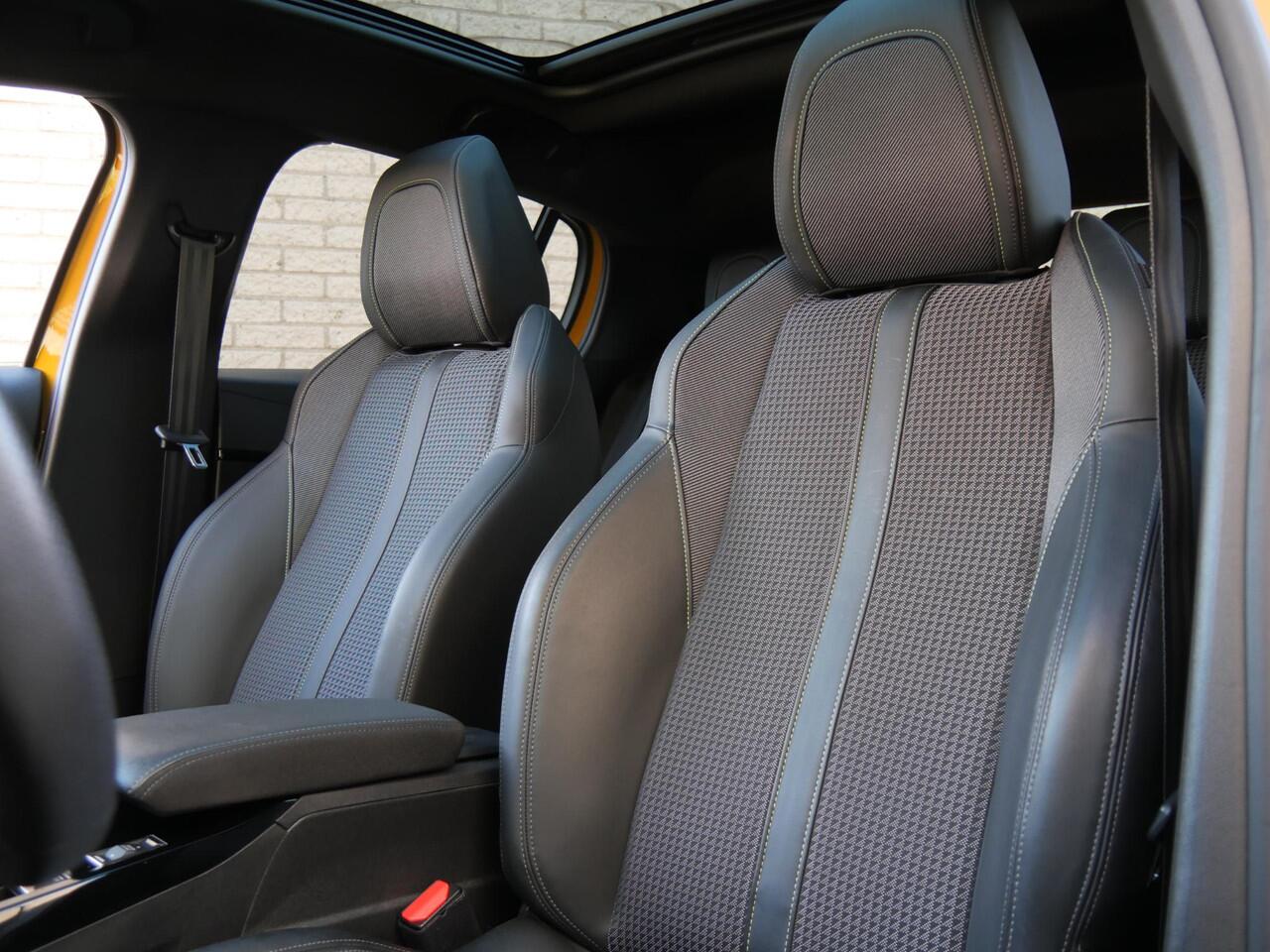 Peugeot 208 1.2 GT-LINE/ PANORAMADAK/ KEYLESS/ NL-AUTO VAN 1STE EIGENAAR