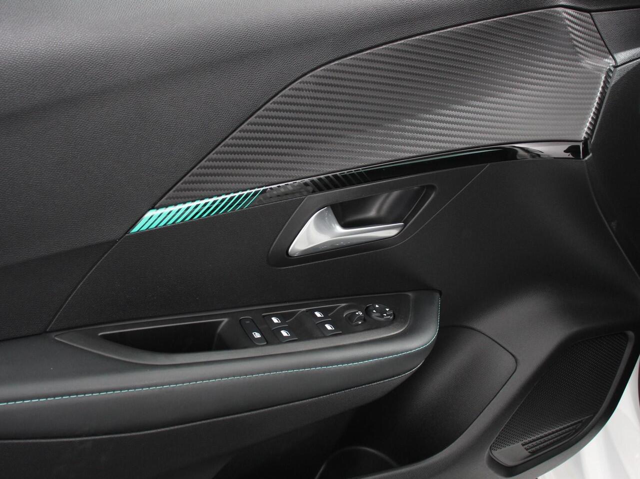 Peugeot 208 1.2 PureTech 101pk Allure Sky | Navigatie | Apple Carplay/Android Auto | Climate Control | Panorama dak | Stoelverwarming | Lichtmetalen Velgen | Digitale Cockpit