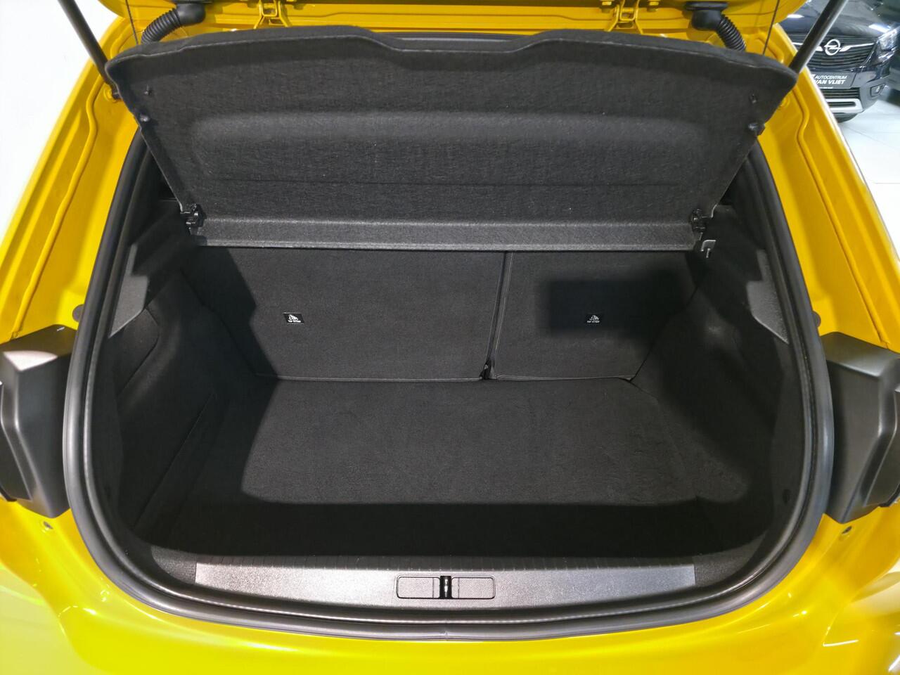 Peugeot 208 1.2 PureTech GT-Line Automaat | Trekhaak | Panoramadak | Navigatie