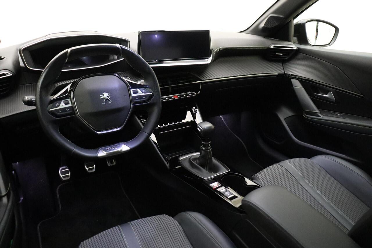 Peugeot 208 1.2T 100pk GT-Line | Trekhaak | Panorama Dak | Dodehoek Detectie | Keyless Entree | Parkeer Sensoren Rondom | Navigatie | Parkeer Camera Achter | Start/Stop knop |