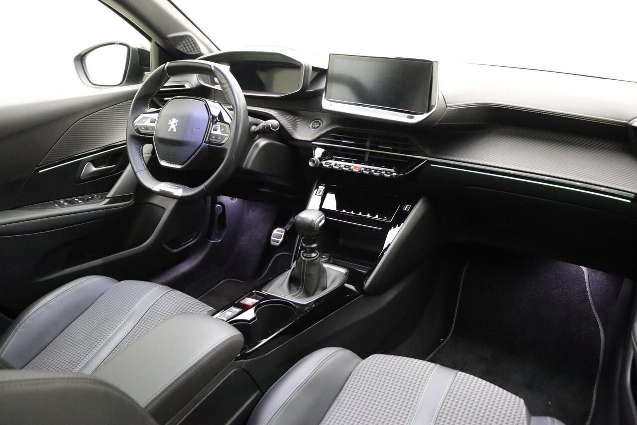 Peugeot 208 1.2T 100pk GT-Line | Trekhaak | Panorama Dak | Dodehoek Detectie | Keyless Entree | Parkeer Sensoren Rondom | Navigatie | Parkeer Camera Achter | Start/Stop knop |