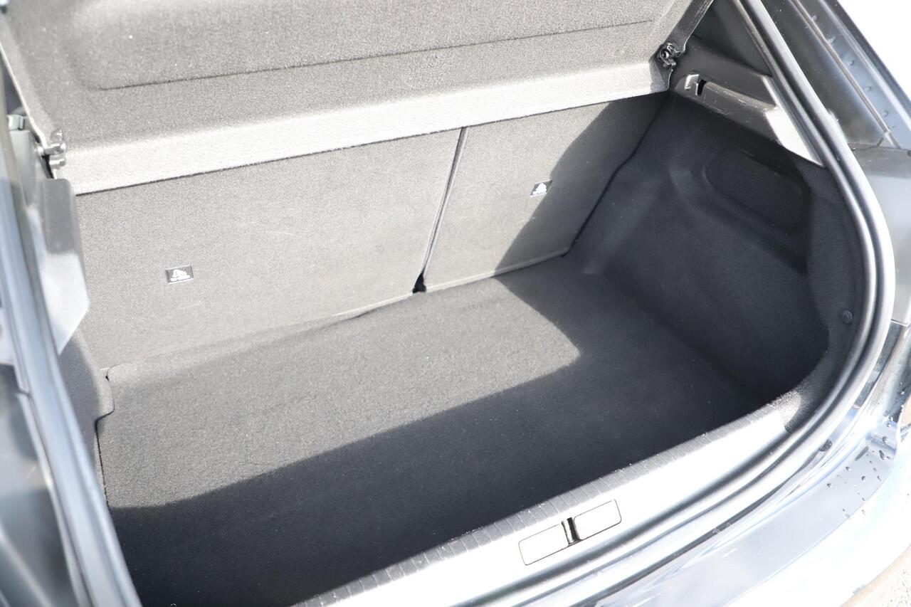 Peugeot 208 1.2 PureTech Active 102PK Navigatie Carplay Android Airco Cruise Control Parkeersensor