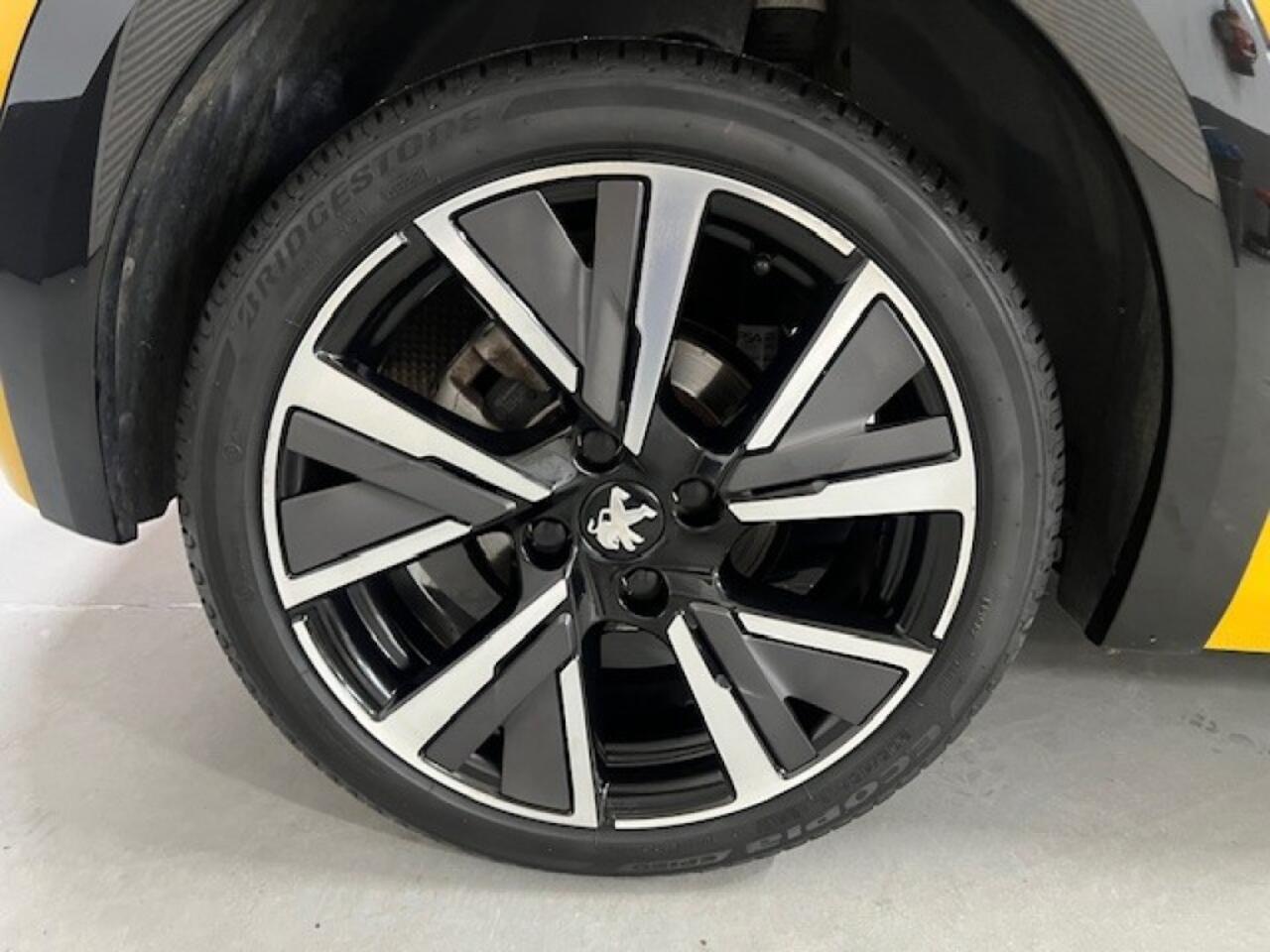 Peugeot 208 1.2 PURETECH GT-LINE, 360 camera, Automaat, Adapt.Cruise Ctrl, NAVI