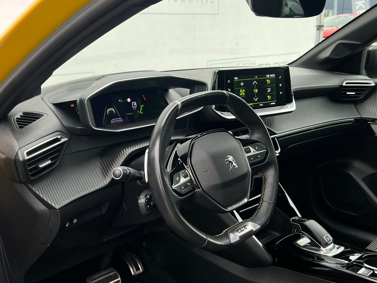 Peugeot 208 1.2 PureTech GT-Line NL-AUTO | PANODAK | CAMERA