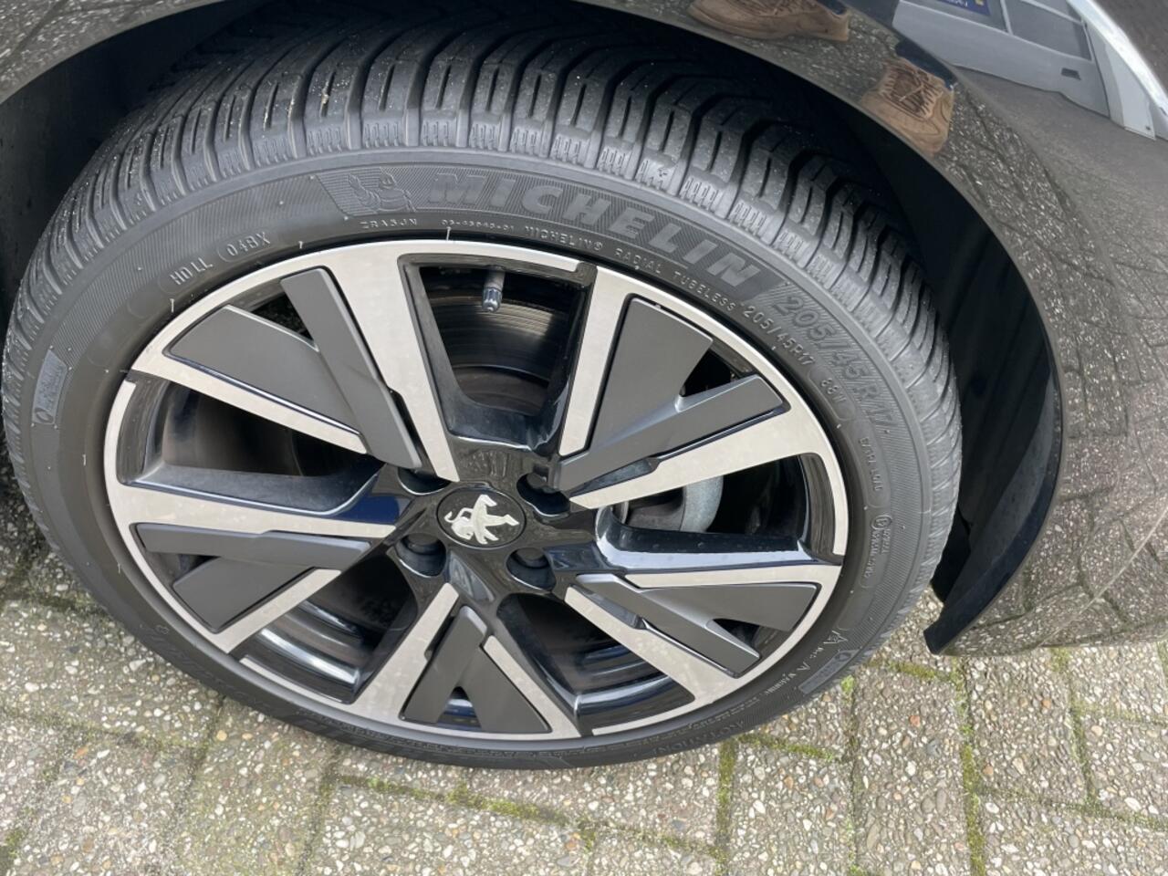 Peugeot 208 1.2 PureTech GT-Line