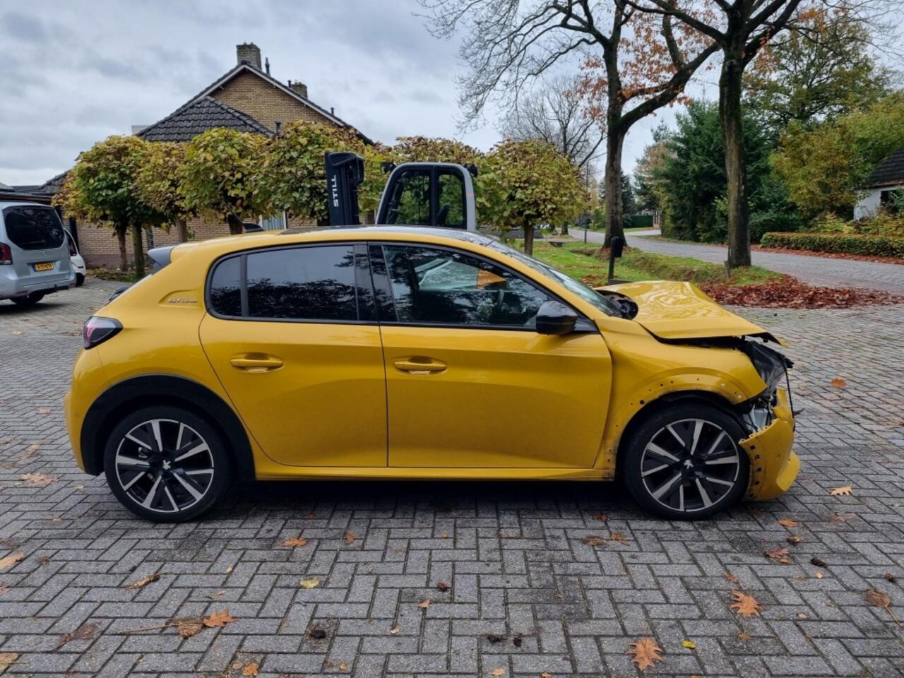 Peugeot 208 1.2 PureTech GT-Line Pano Led