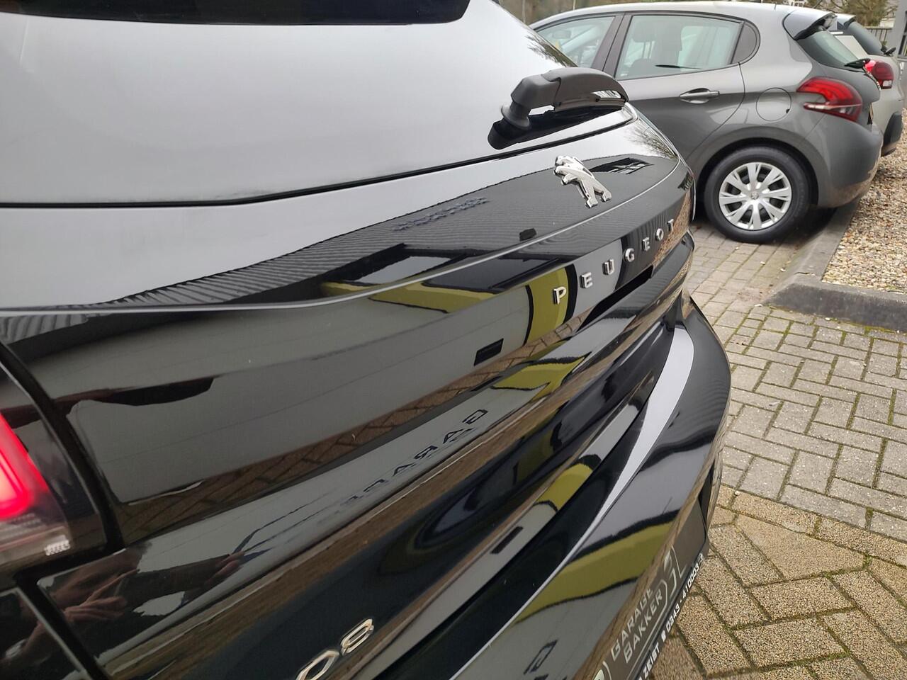 Peugeot 208 1.2 PureTech GT Allure Panoramadak Led 360-Camera Stoelverwarming Carplay Navi