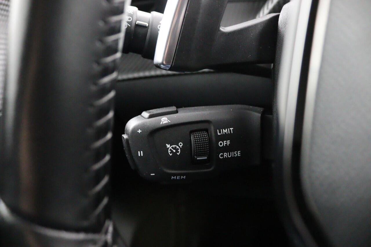 Peugeot 208 1.2 Allure*AUTOM*ACC*LANE-ASS*NAVI*CAM*CARPLAY*