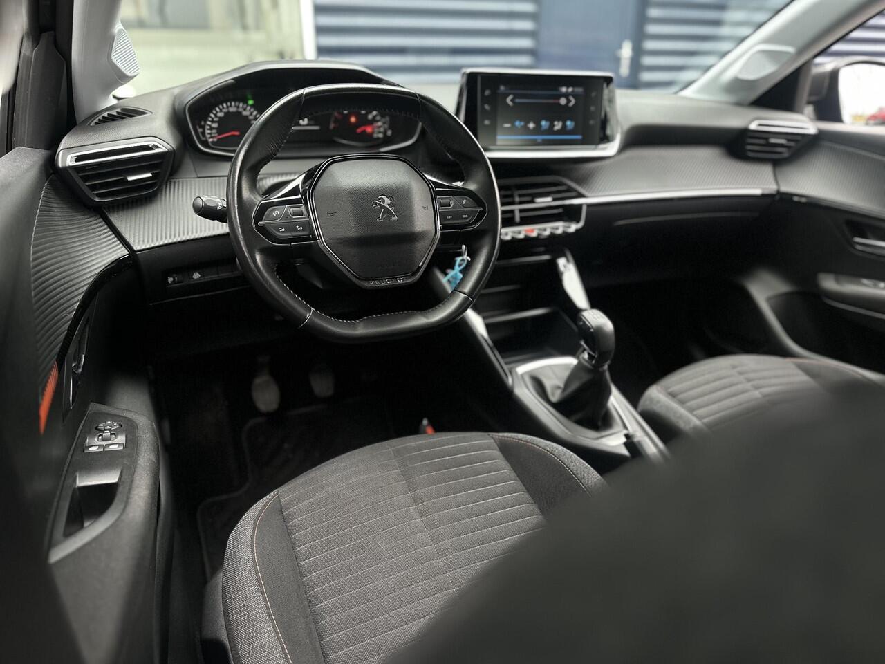 Peugeot 208 1.2 PureTech Blue Lease Active | Trekhaak | Parkeersensoren | Navigatie | Cruise Control | Airco | Apple Carplay/Android Auto |