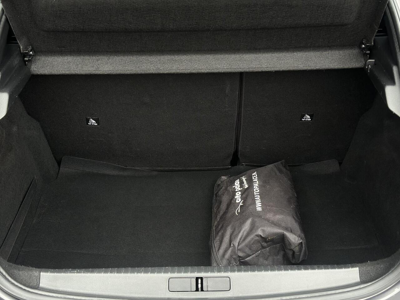 Peugeot 208 1.2 PureTech Blue Lease Active | Trekhaak | Parkeersensoren | Navigatie | Cruise Control | Airco | Apple Carplay/Android Auto |