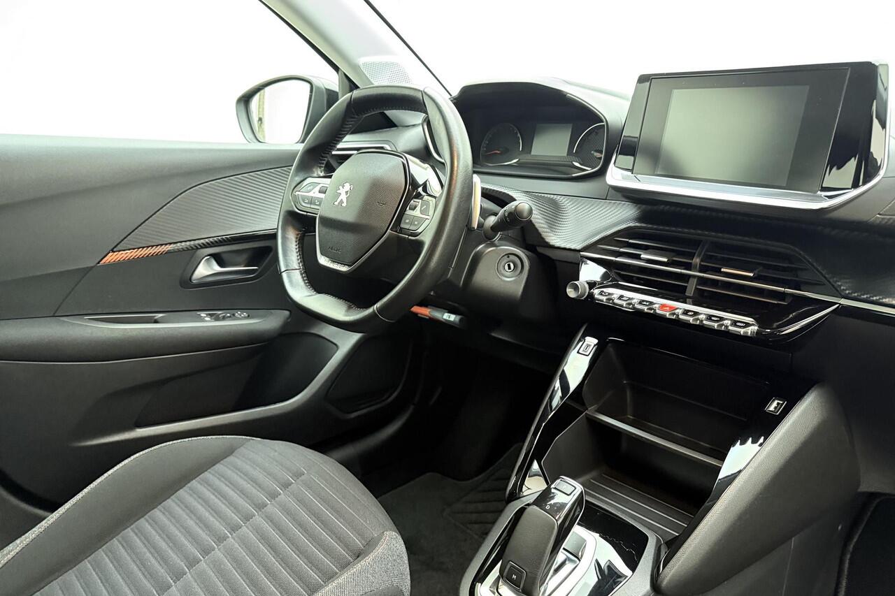 Peugeot 208 1.2 PureTech 100pk Automaat Active | Navigatie | Trekhaak | Climate control | Cruise control | DAB | LED Koplampen