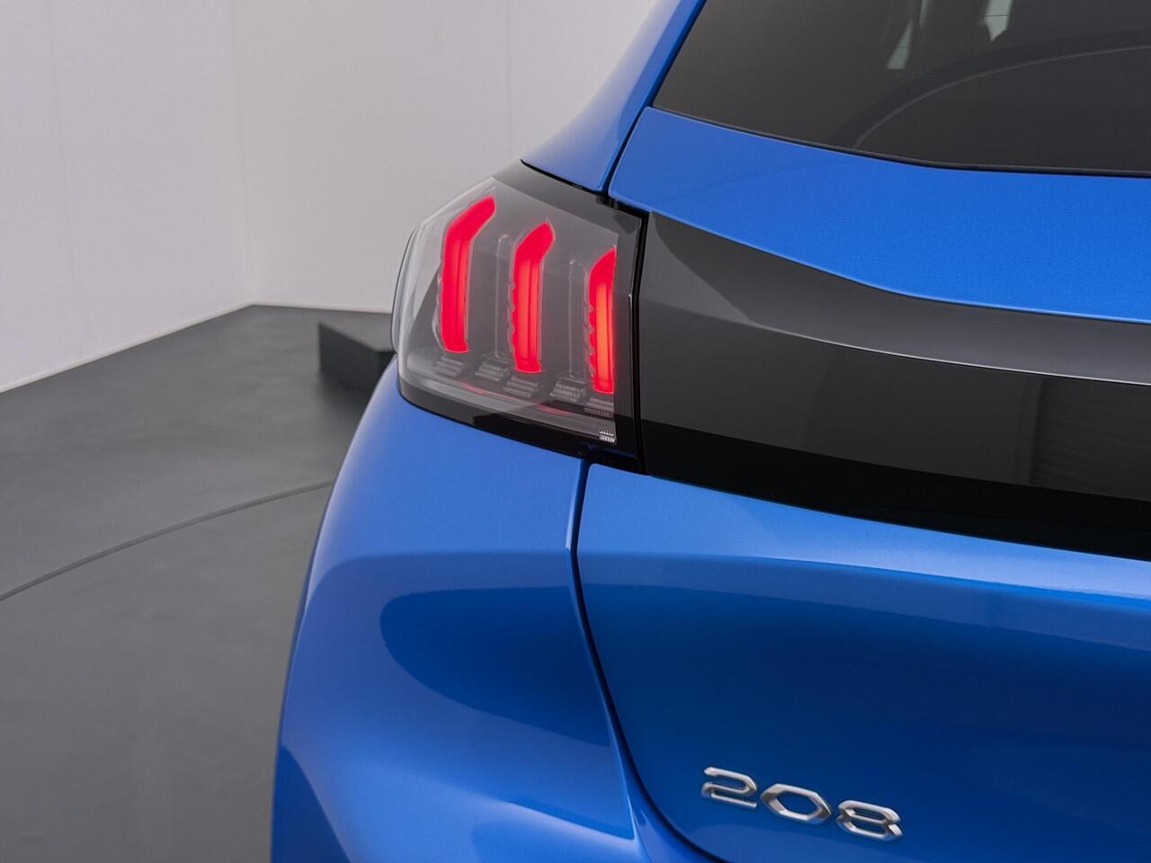 Peugeot 208 1.2 PureTech GT-Line VAN ¤ 16.900,- VOOR ¤ 14.440,- UW LENTEVOORDEEL ¤ 2.460,-!| CAMERA | NAVIGATIE | DEALER ONDERHOUDEN | INCLUSIEF 12 MAANDEN BOVAG GARANTIE