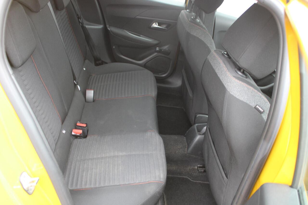 Peugeot 208 1.2 PureTech Active Airco Navi Carplay DAB Dealer onderhouden