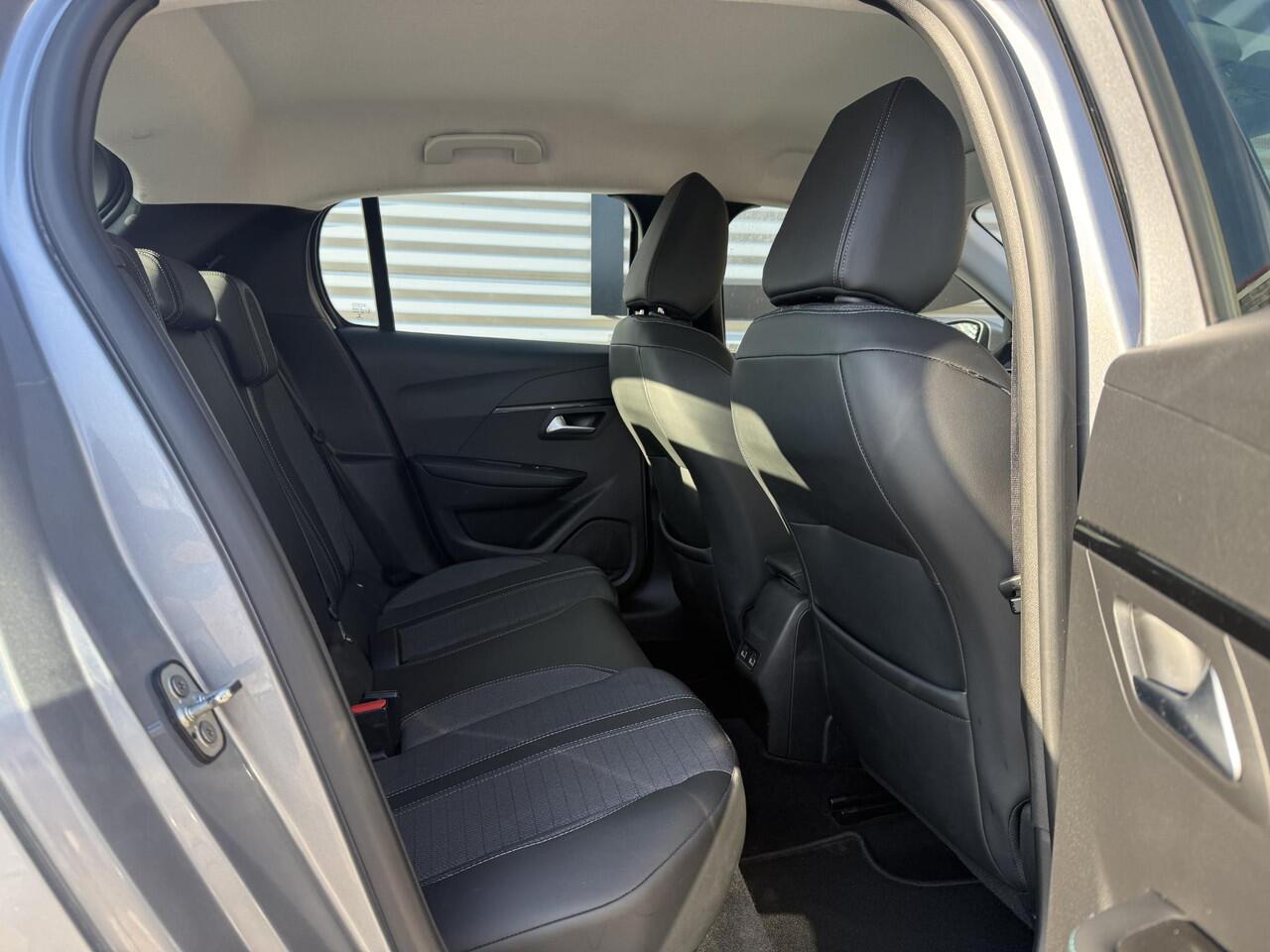 Peugeot 208 1.2 PureTech Allure 2e Eigenaar|Adap-cruise|Clima|Camera|Trekhaak|Carplay|PDC V+A|N.A.P|APK tot 07-2026
