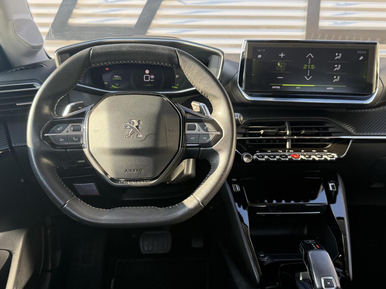 Peugeot 208 1.2 PureTech Allure 2e Eigenaar|Adap-cruise|Clima|Camera|Trekhaak|Carplay|PDC V+A|N.A.P|APK tot 07-2026