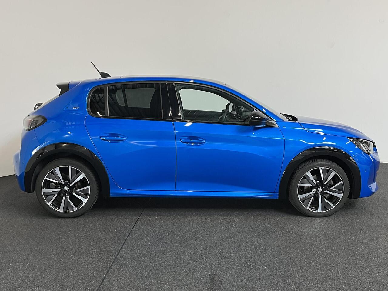 Peugeot 208 1.2 PureTech 100pk GT Panorama dak Navigatie Camera Lichtmetalen Velgen 17" Extra Getint Glas Led Dab Cruise control