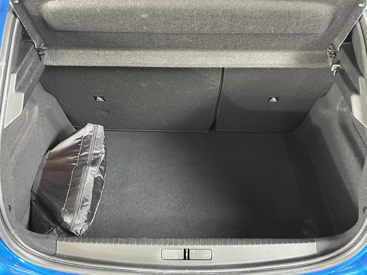 Peugeot 208 1.2 PureTech 100pk GT Panorama dak Navigatie Camera Lichtmetalen Velgen 17" Extra Getint Glas Led Dab Cruise control