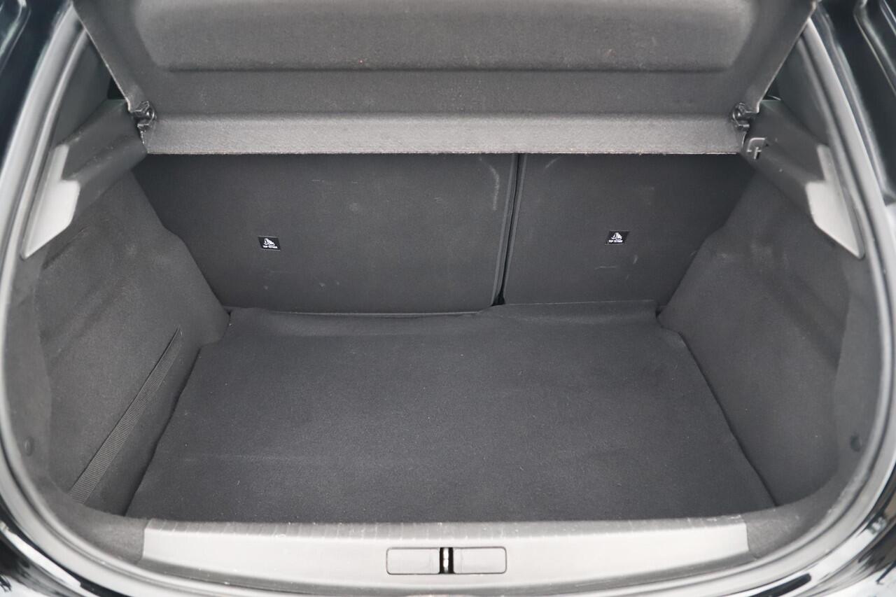 Peugeot 208 1.2 PureTech Blue Lease Active NIEUWE DB RIEM!! Navigatie Carplay Android Bluetooth Airco Cruise Control