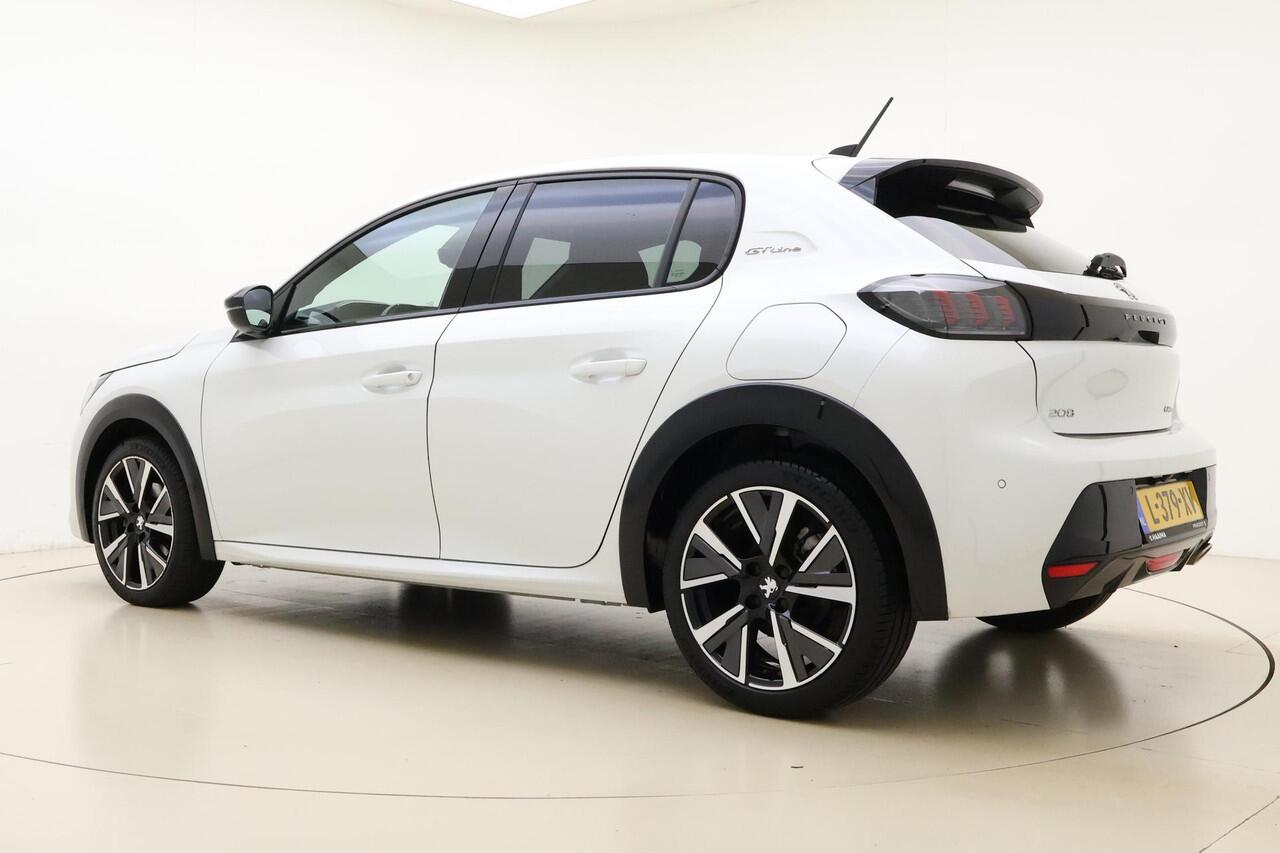 Peugeot 208 1.2 PureTech GT-Line 100 PK | Handgeschakeld | Peugeot Connect 3D Nav | Draadloze telefoonlader | Airco | Cruise Control | Camera | Parkeersensor | 1e eigenaar | Dealer onderhouden
