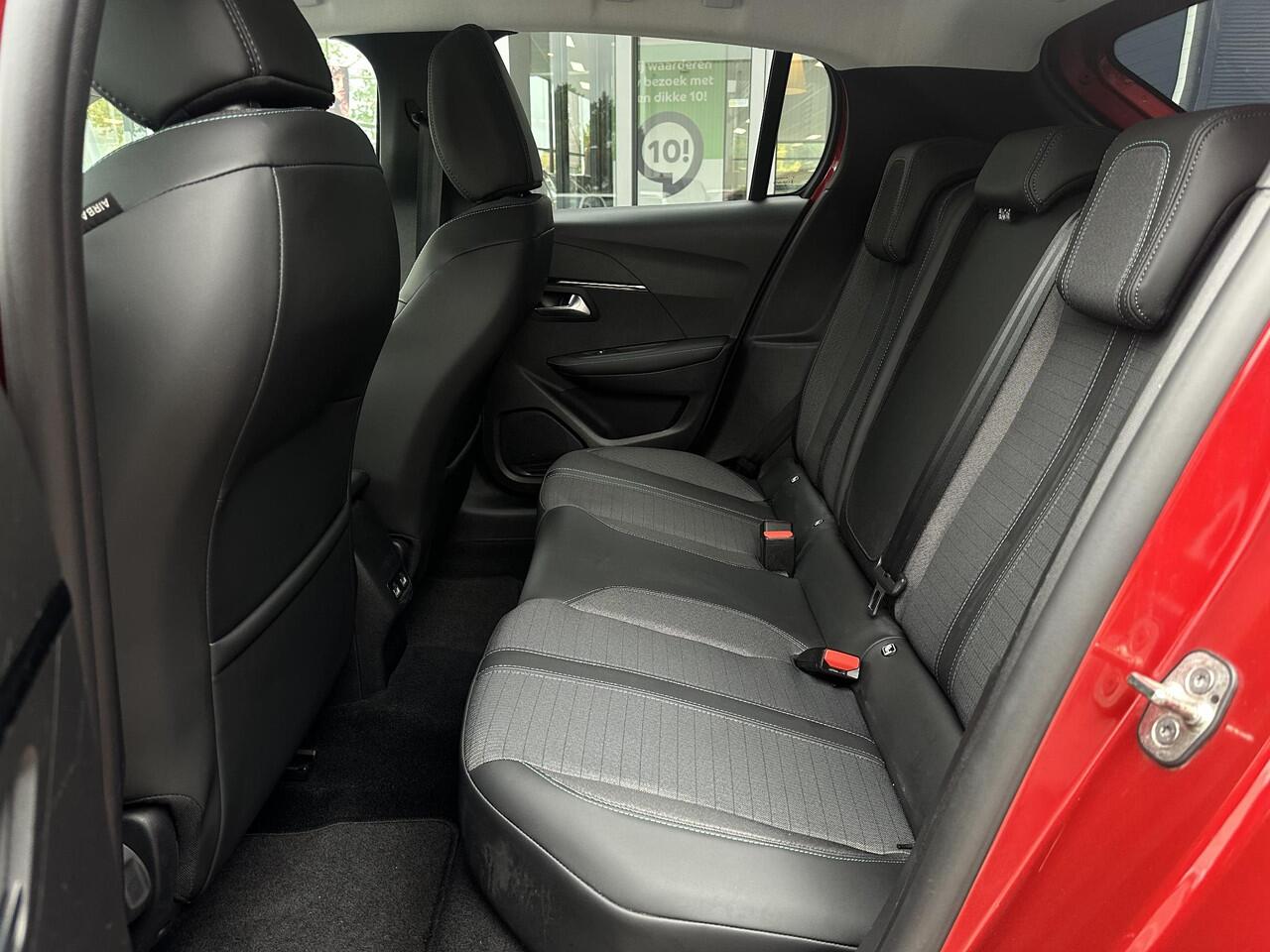 Peugeot 208 1.2 PureTech 100pk Allure Pack | Trekhaak | Keyless start | Navigatie | Climate Control | Parkeercamera/-sensoren | Appel Carplay/Android Auto | Full LED | Cruise Control | DAB |