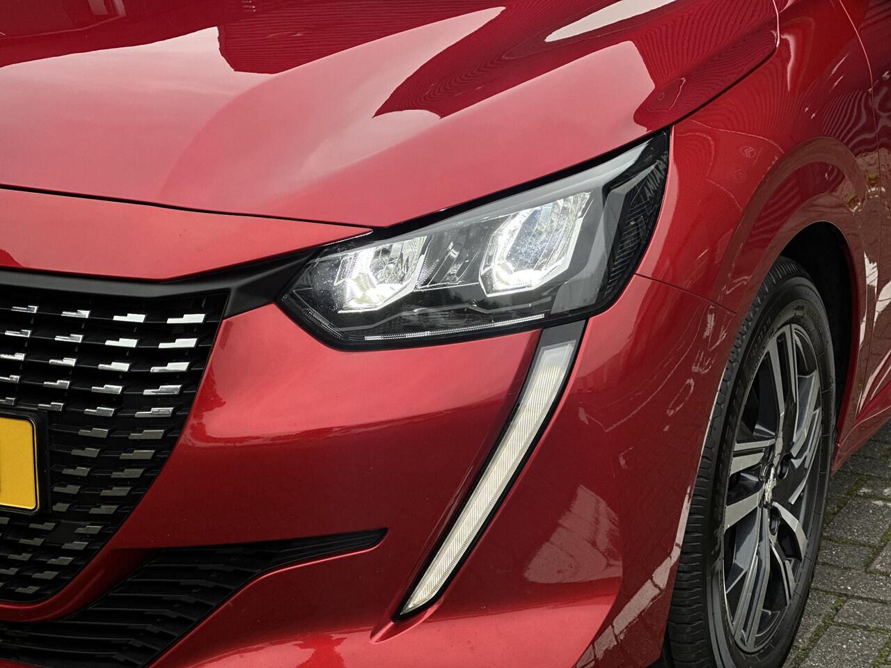 Peugeot 208 1.2 PureTech 100pk Allure Pack | Trekhaak | Keyless start | Navigatie | Climate Control | Parkeercamera/-sensoren | Appel Carplay/Android Auto | Full LED | Cruise Control | DAB |