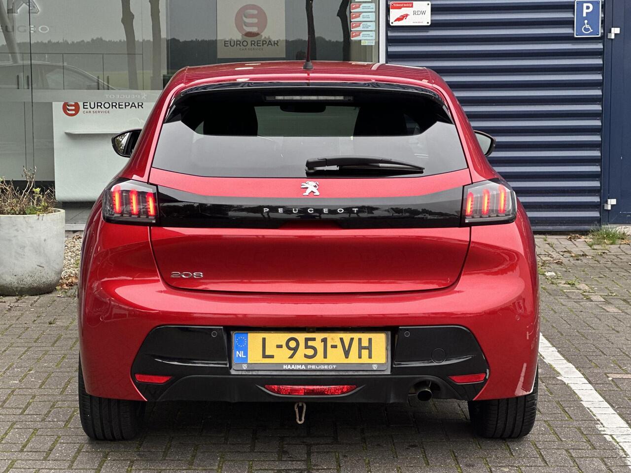 Peugeot 208 1.2 PureTech 100pk Allure Pack | Trekhaak | Keyless start | Navigatie | Climate Control | Parkeercamera/-sensoren | Appel Carplay/Android Auto | Full LED | Cruise Control | DAB |