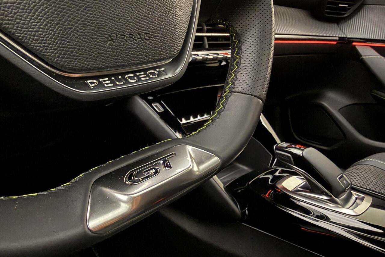 Peugeot 208 1.2 PureTech GT 100 Pk | Automaat | Stoelverwarming | Panorama Dak | Navigatie | Climate Control