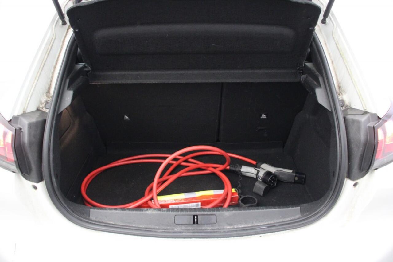 Peugeot 208 e-208 Active 50 kWh - Carplay, Navi, Cruise, SOH 90,9%