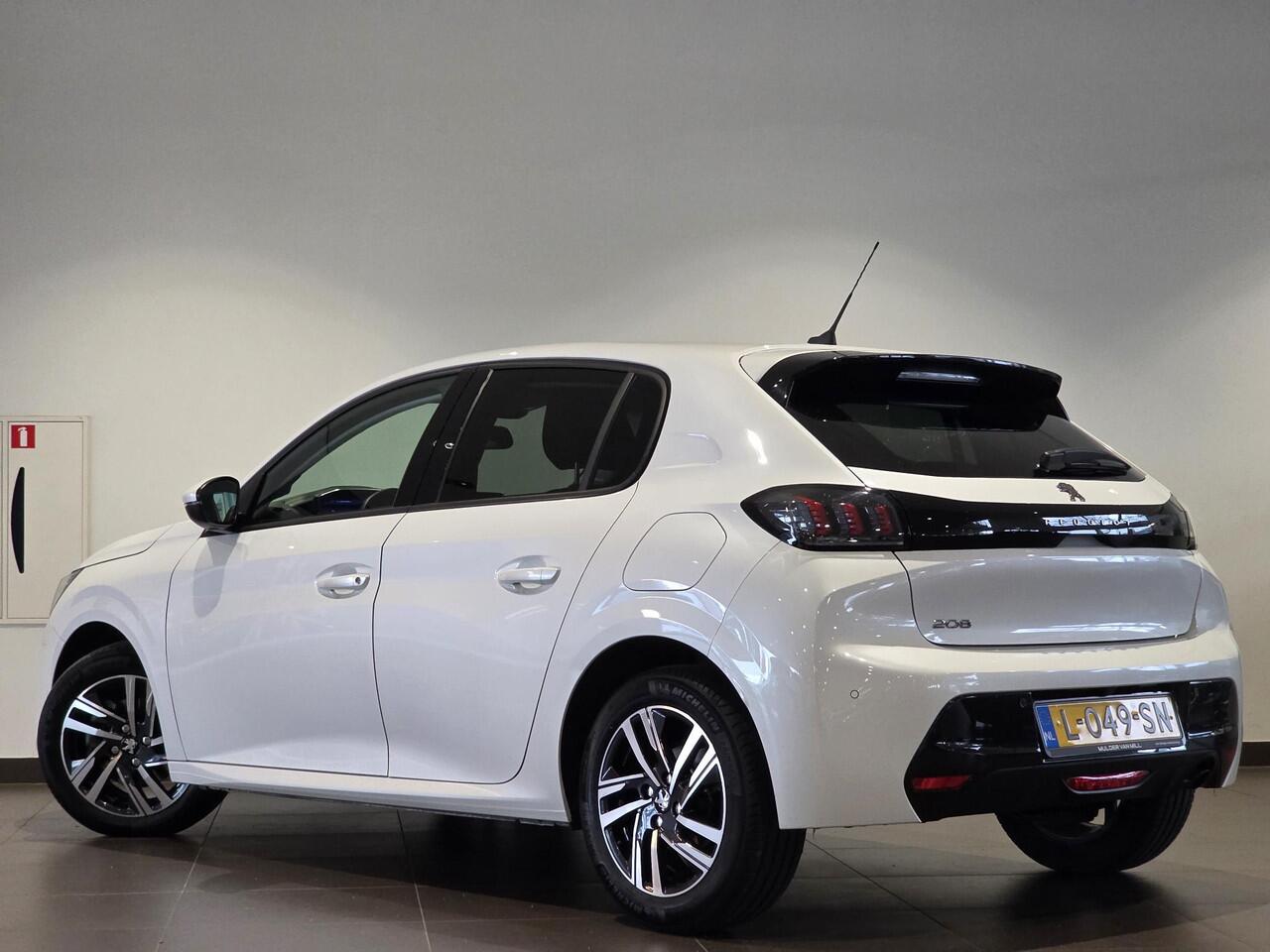 Peugeot 208 Allure Pack 1.2 Turbo 100pk | 3D i-COCKPIT® | 180° CAMERA + SENSOREN | KEYLESS | NAVI | ISOFIX | APPLE CARPLAY / ANDROID AUTO |