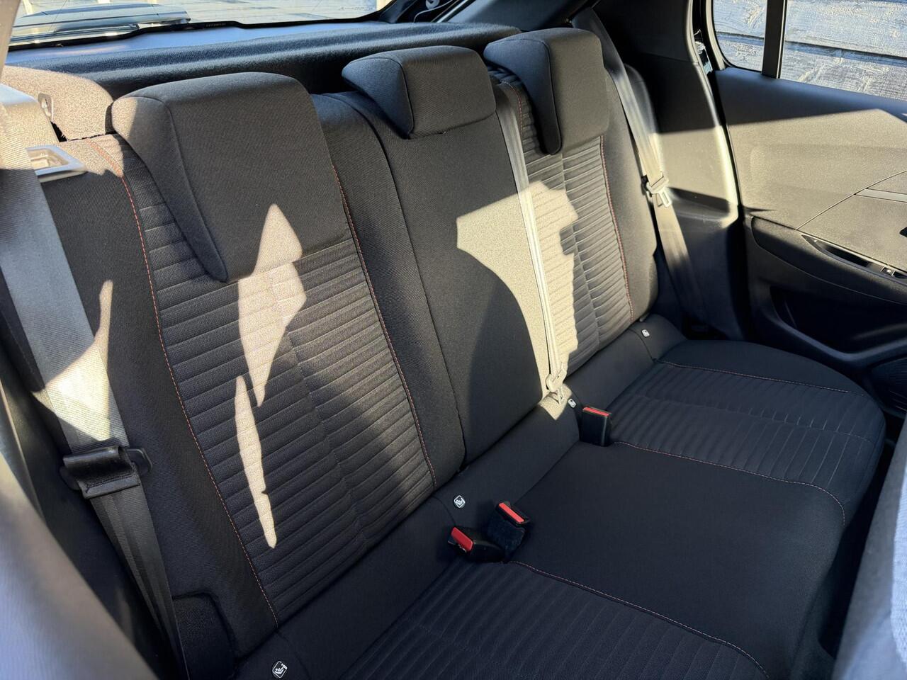 Peugeot 208 Active Pack 1.2 PureTech 75PK Navigatie, Parkeersensoren Achter, Apple Carplay, Android Auto, DAB, LED Koplampen