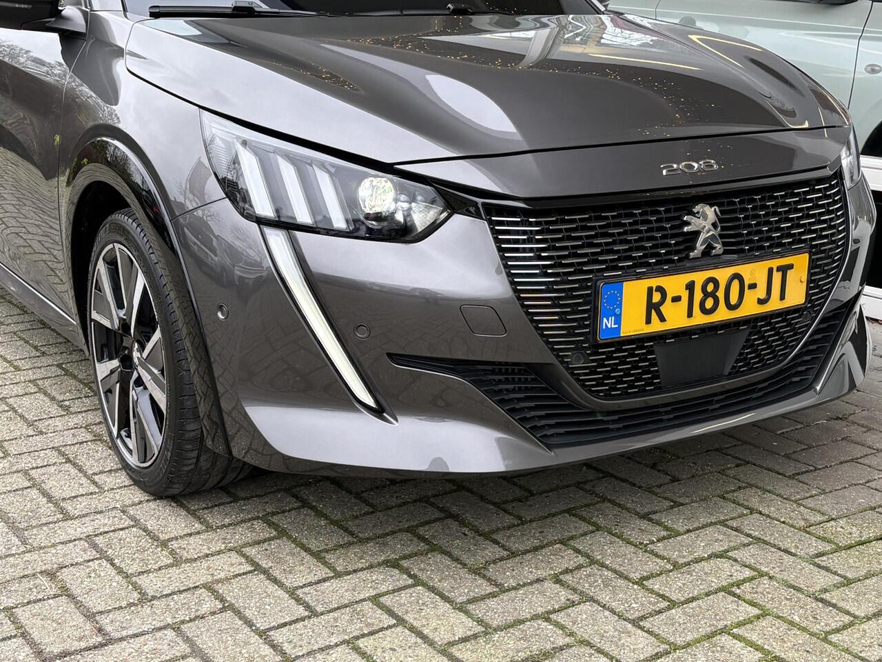 Peugeot 208 1.2T 100pk GT Pack | Full LED | Panoramadak | Dealeronderhouden | Dodehoek detectie | Keyless | Navigatie | Climate Control | Nieuwstaat!