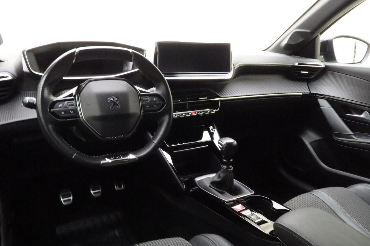 Peugeot 208 1.2 PureTech GT-Line 100 PK | Handgeschakeld | Peugeot Connect 3D Nav | Draadloze telefoonlader | Airco | Cruise Control | Camera | Parkeersensor | 1e eigenaar | Dealer onderhouden