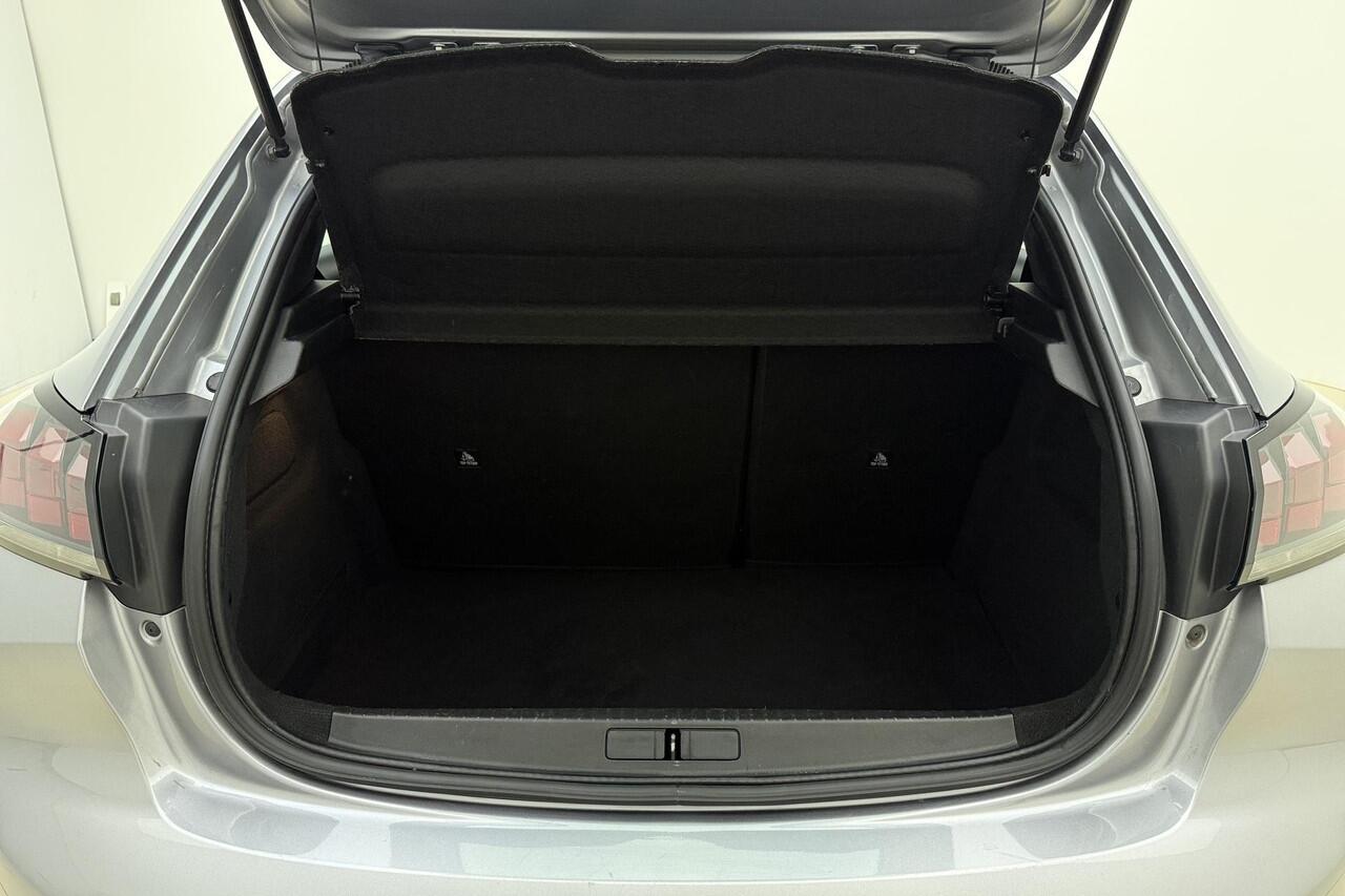 Peugeot 208 1.2 PureTech Blue Lease Active 75 PK | Handgeschakeld | Licht Metalen Velgen | Parkeersensor | Airco | Cruise Control | Bluetooh | Mirror Screen | Apple Carplay | 1e eigenaar