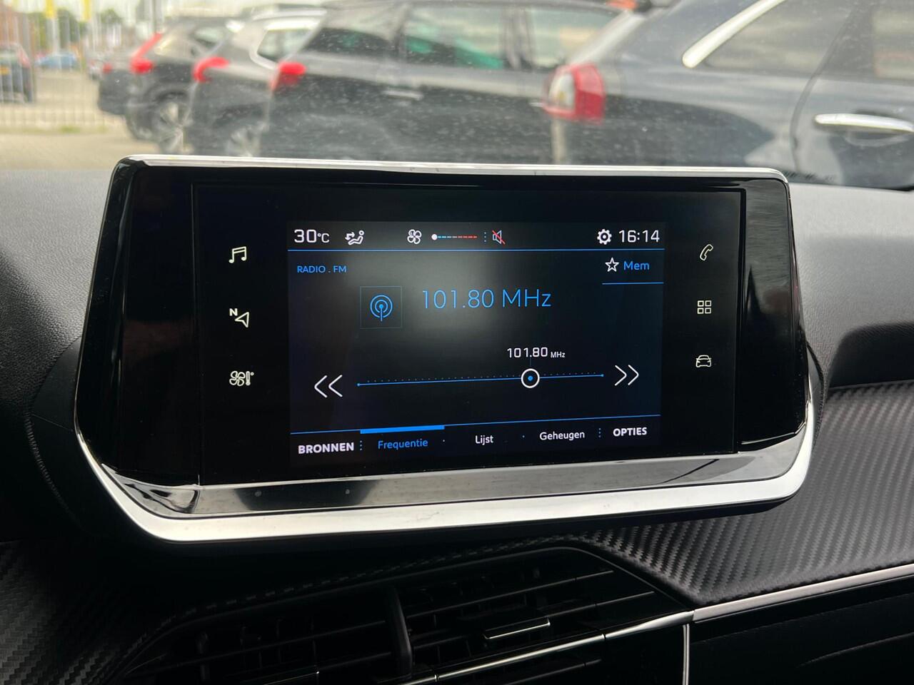 Peugeot 208 1.2 PureTech Allure Pack RIEM V.V | CARPLAY | AFN. TREKHAAK | APK T/M 27