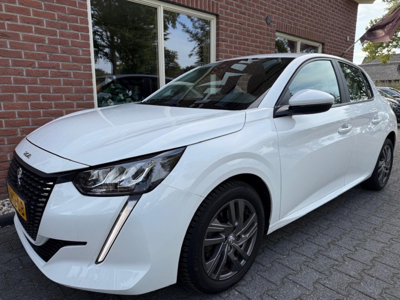 Peugeot 208 1.2 PT 101PK Active Pack PDC / LMV / NAVI / AIRCO / LED / CRUISE