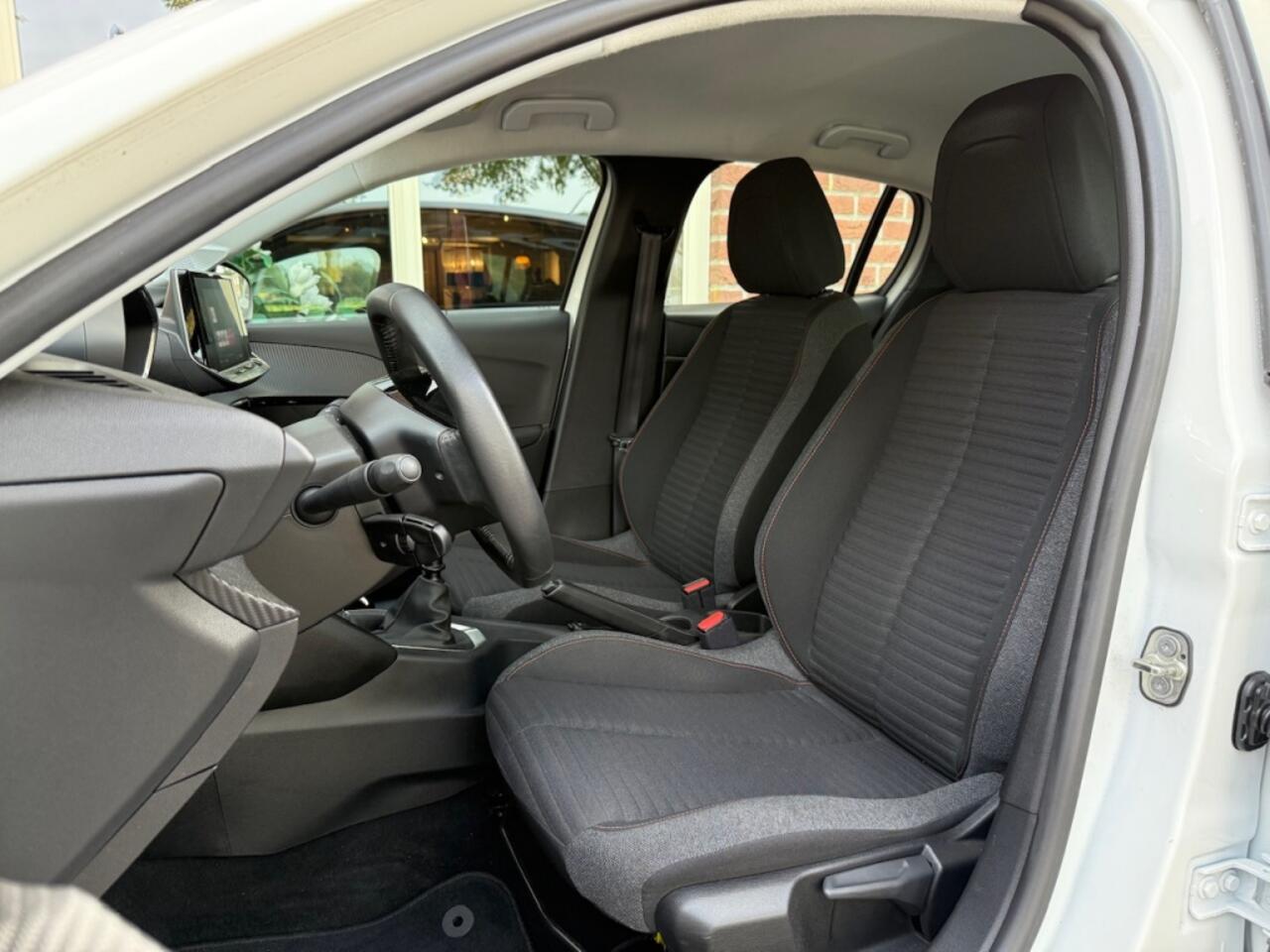 Peugeot 208 1.2 PT 101PK Active Pack PDC / LMV / NAVI / AIRCO / LED / CRUISE