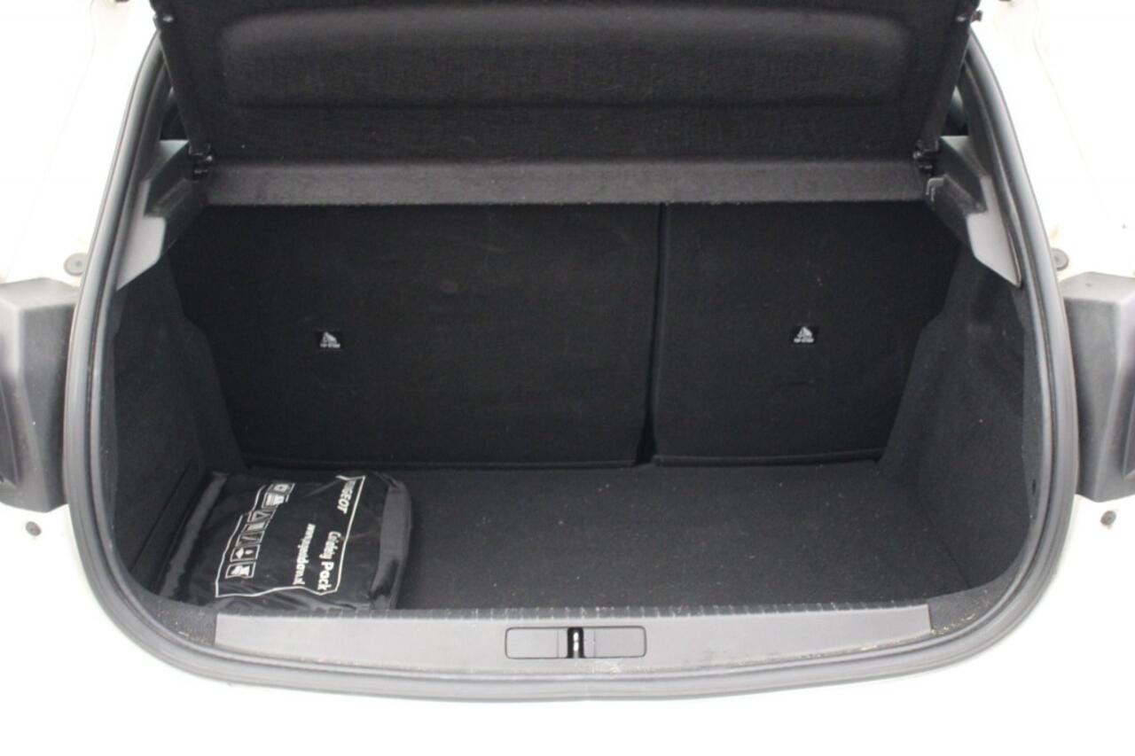 Peugeot 208 1.5 BlueHDi Blue Lease Active - Carplay, Cruise, Navi, Trekhaak