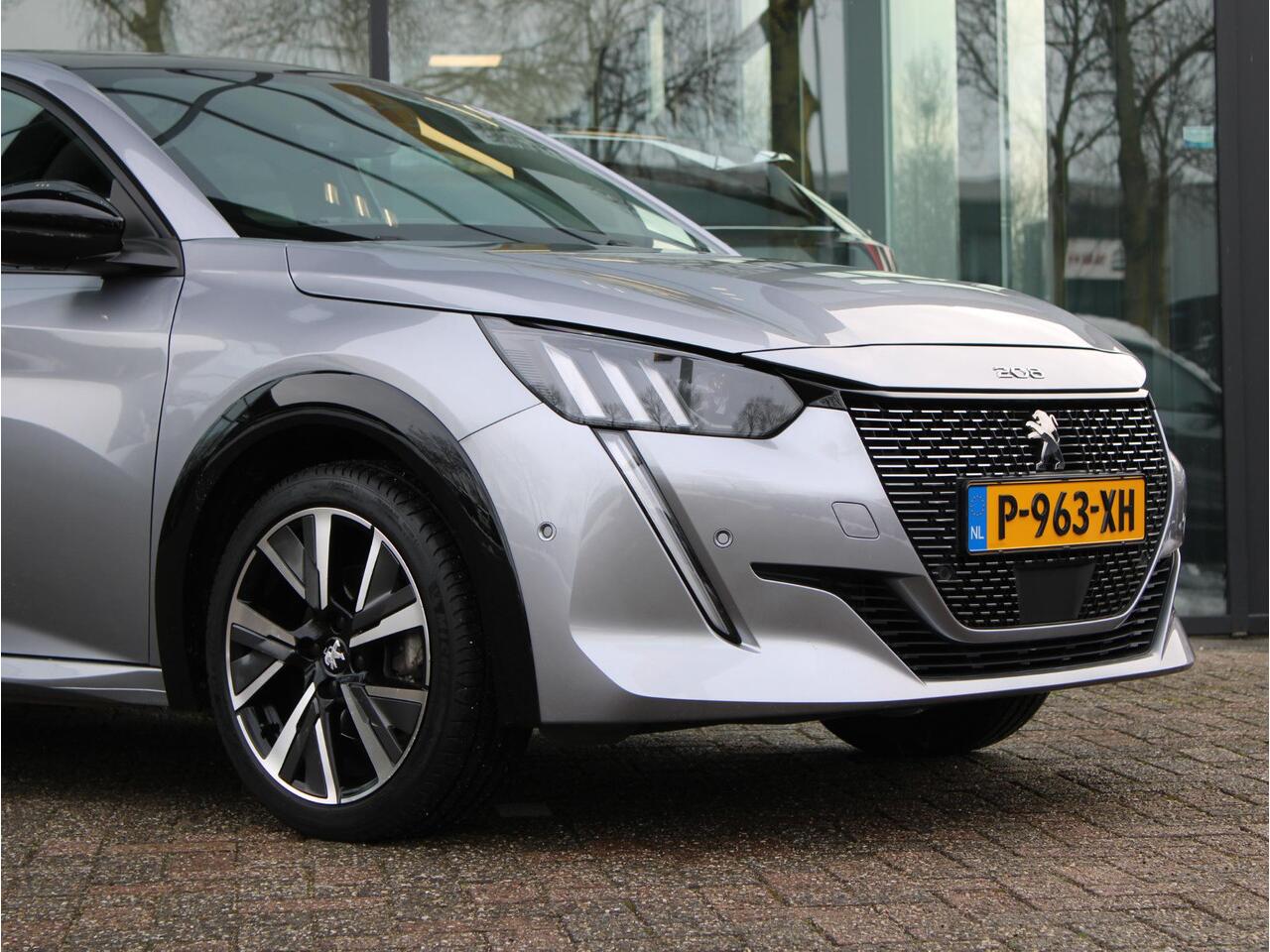 Peugeot 208 1.2 PureTech GT | Navi / Panoramadak / Camera