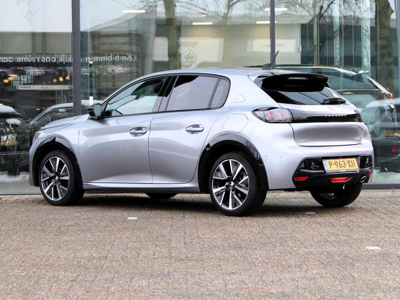 Peugeot 208 1.2 PureTech GT | Navi / Panoramadak / Camera