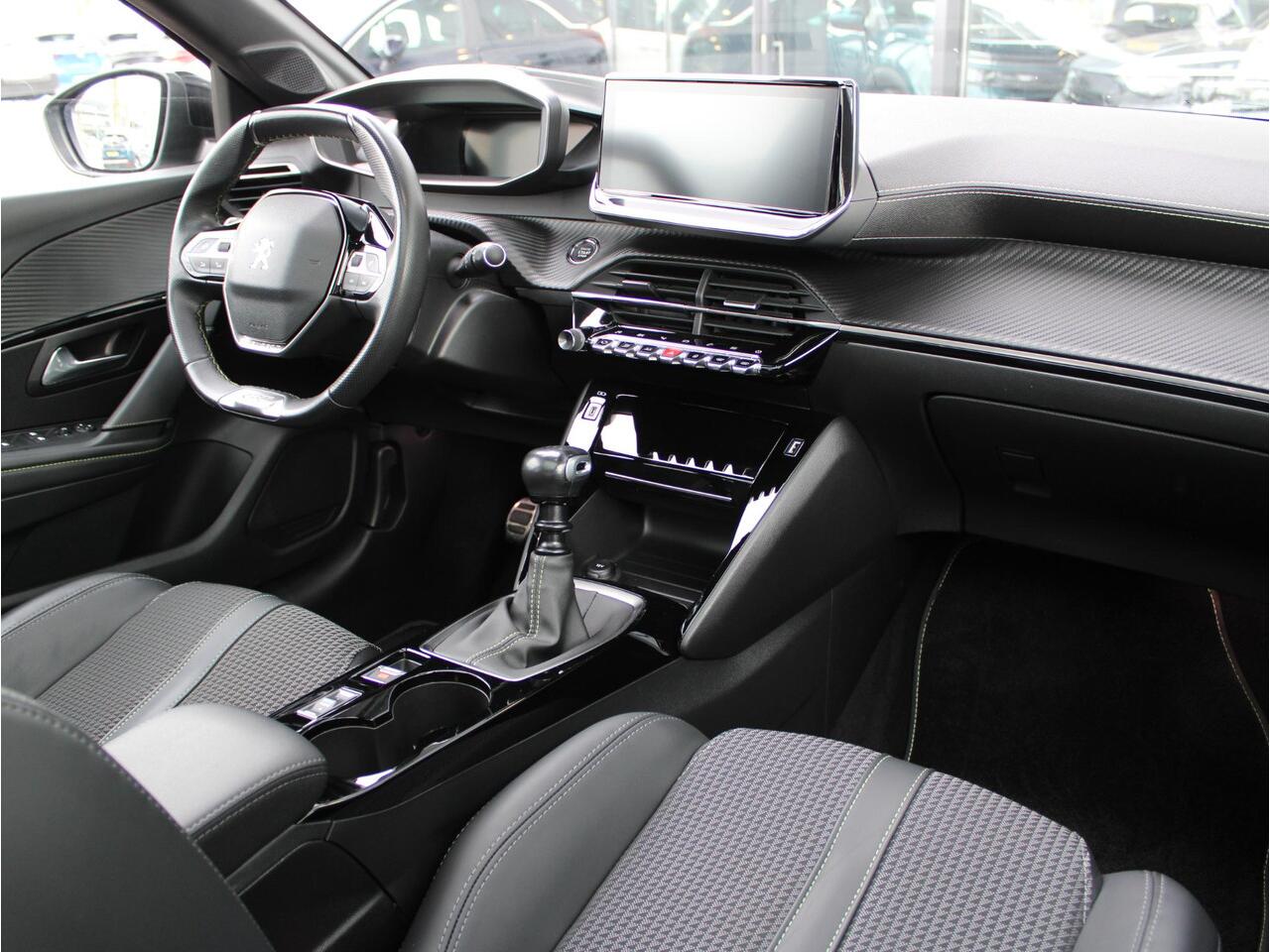 Peugeot 208 1.2 PureTech GT | Navi / Panoramadak / Camera