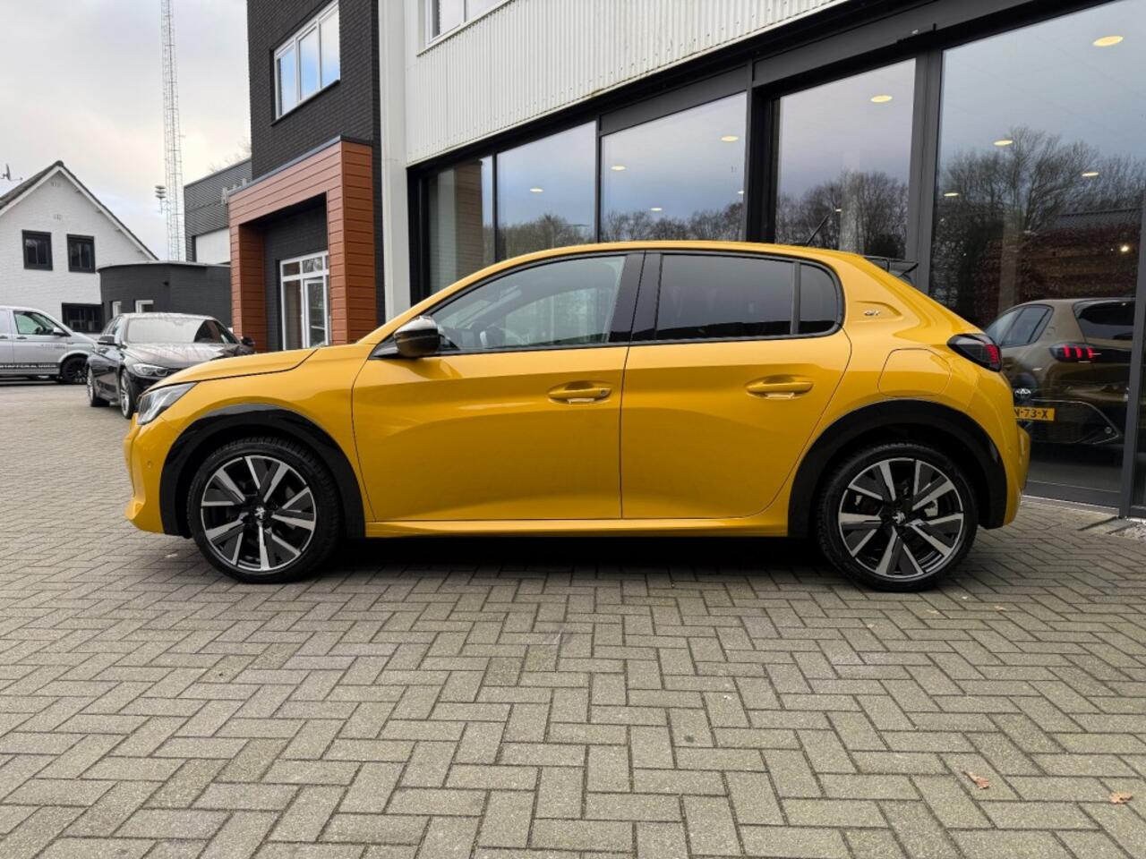 Peugeot 208 1.2 100PK GT-Line,LED,NaviGr.,Carplay,3D,Camera,Clima,Cruise,