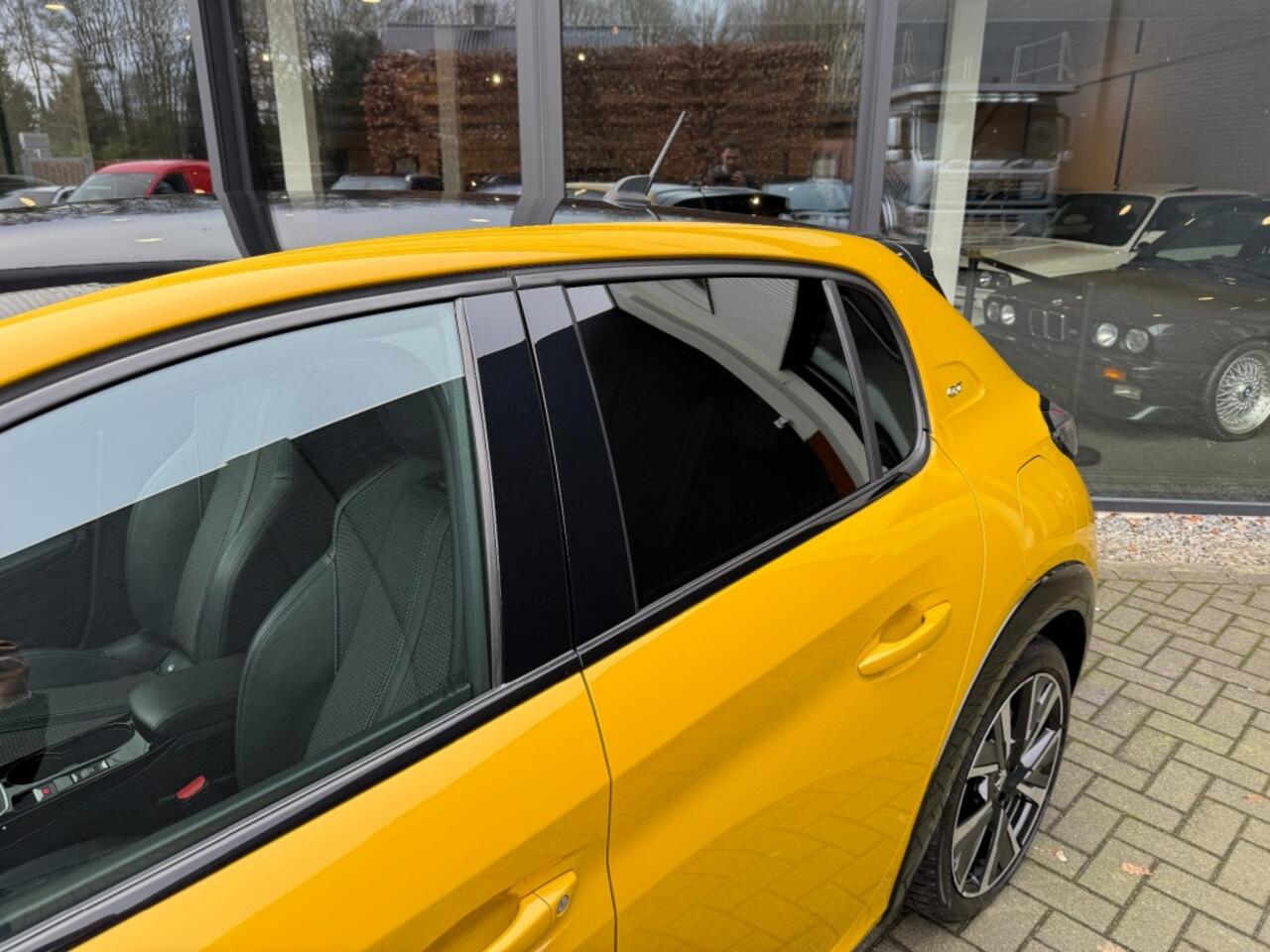 Peugeot 208 1.2 100PK GT-Line,LED,NaviGr.,Carplay,3D,Camera,Clima,Cruise,