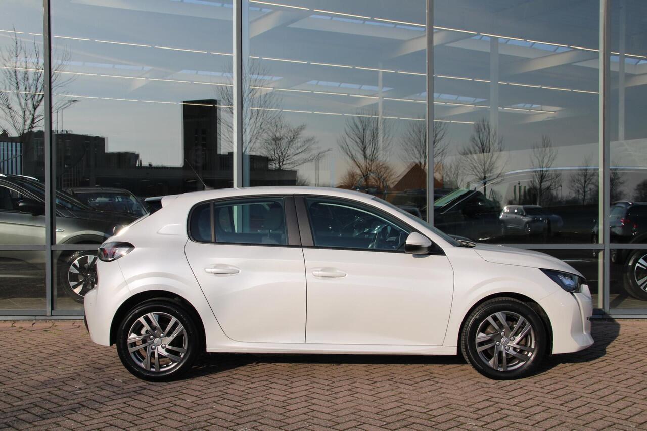 Peugeot 208 1.2 PureTech 100pk Active Pack Airco Navi Carplay Keurig nette auto