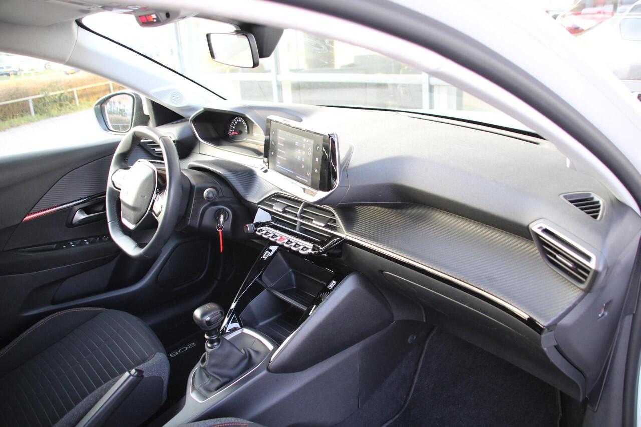 Peugeot 208 1.2 PureTech 100pk Active Pack Airco Navi Carplay Keurig nette auto